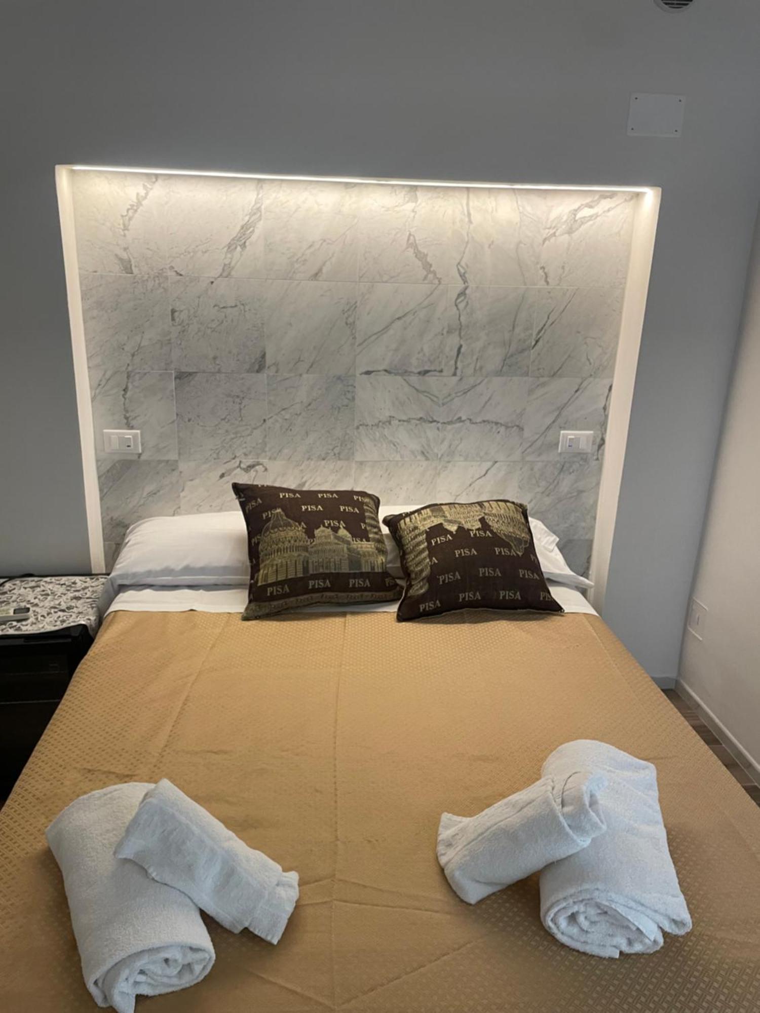 Bed and Breakfast Colombo Street Station Pisa Esterno foto