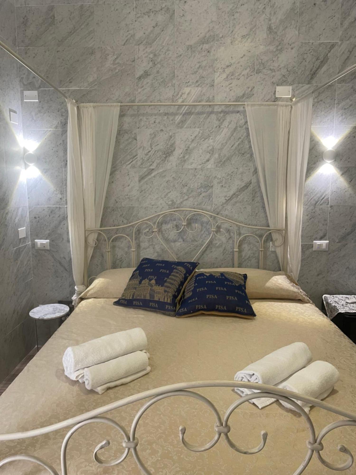Bed and Breakfast Colombo Street Station Pisa Esterno foto